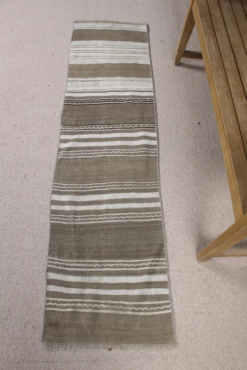 Brauner Ikat-Teppich, 1,6 x 6,3 Fuß, Beige-Akzent