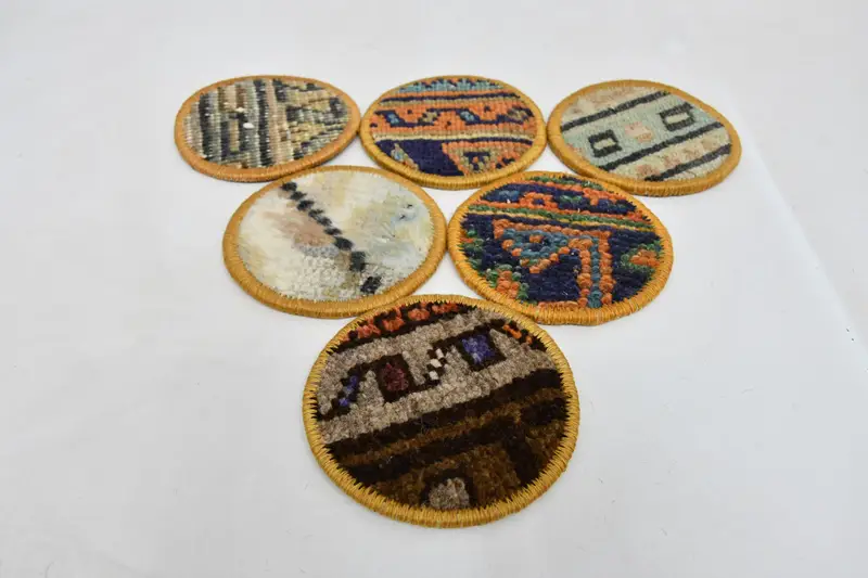 Elegante braune und grüne Untersetzer, hochwertige rutschfeste Teppichuntersetzer