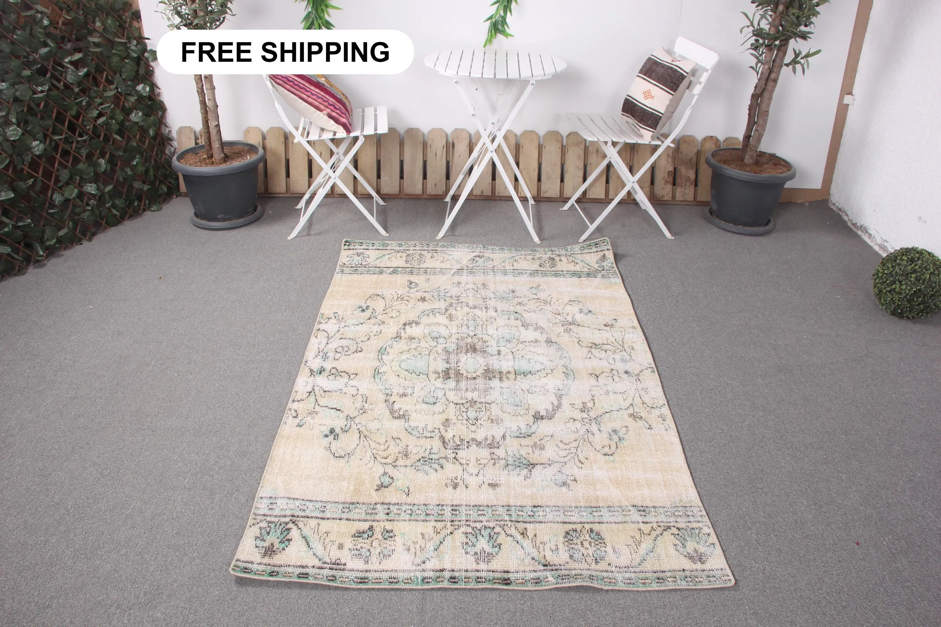 Türk Vintage Halı, 3.7x5.9 ft Accent Halı, Beyaz Mavi Patchwork Halı - 1
