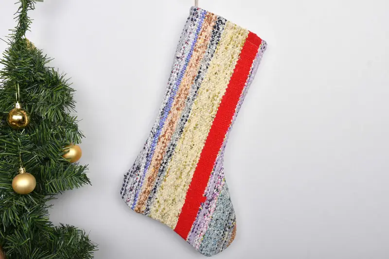 Şenlikli Noel Süsleri Deseni, 7 İnç Geniş Tatil Çorabı