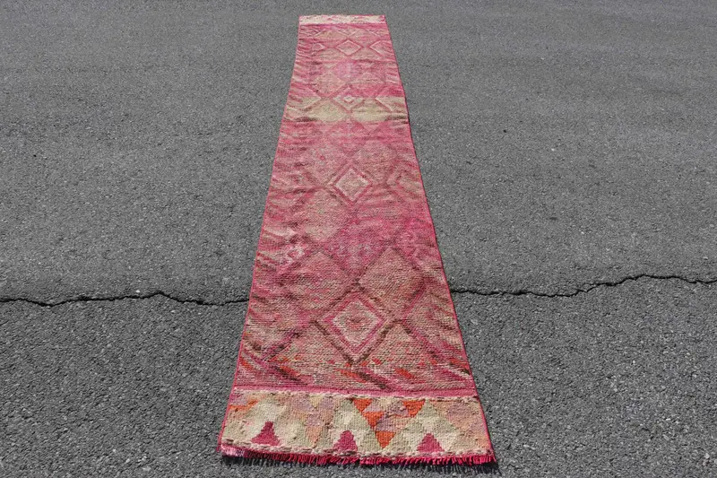 Vintage Herki Runner Halı 2.2x13.6 ft (67x415 cm), Türk Kırmızı Çiçekli Halı - 1