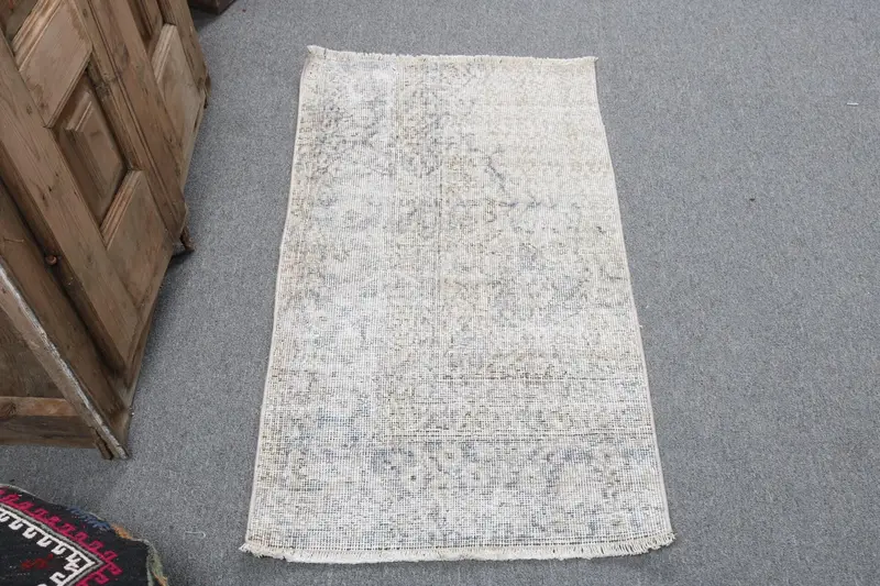Vintage Küçük Halı 1.9x3.4 ft, Gri Türk Yün Halısı - 1