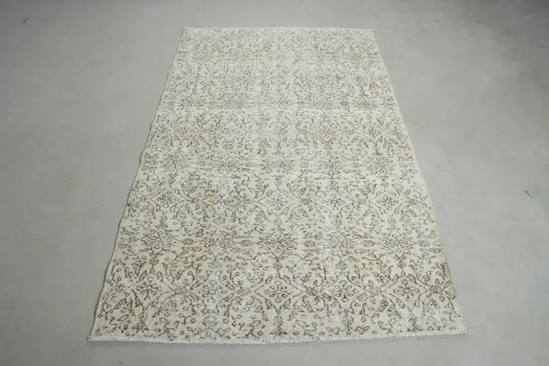 エレガントなベージュのラグ、3.8x6.5フィートのしっかりとした快適さ