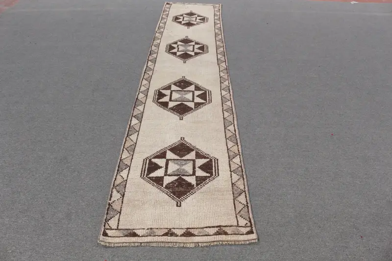 Zarif Bej Halı, 11,5x11,55 ft Bordürlü Tasarım