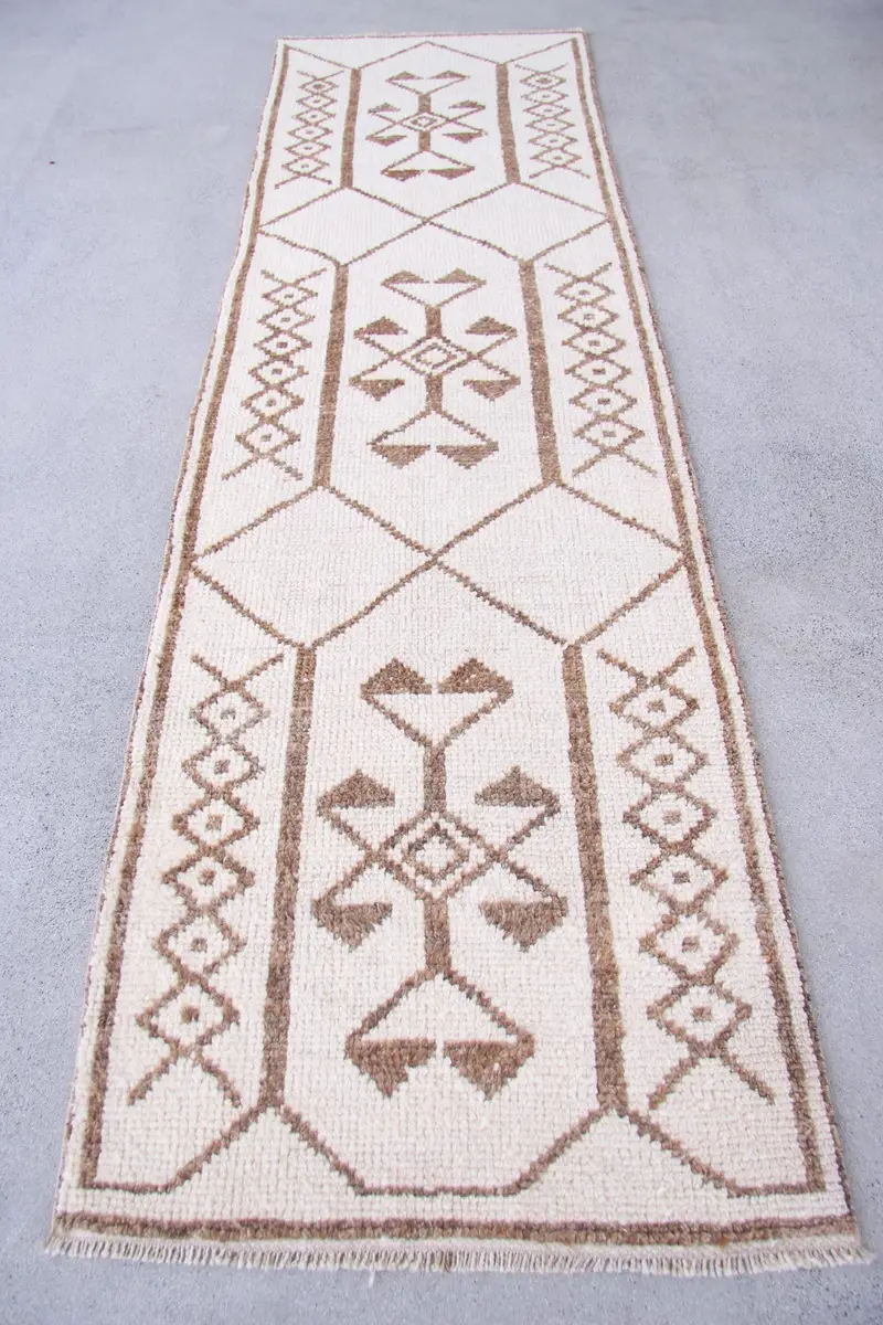 Elegant Beige Floral Rug, 3x10 ft Chic Decor Addition