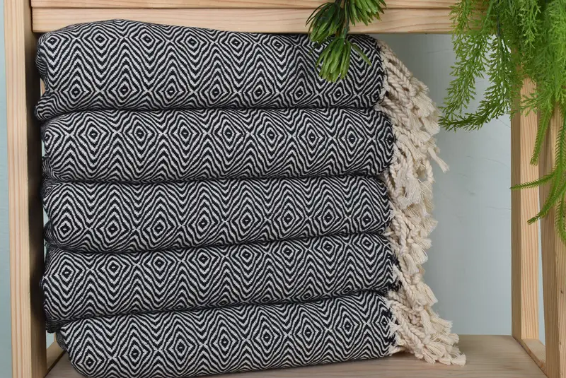 70x40 Cotton Zigzag Diamond Towel, Beach Towel Gift, Girl Trip Party Favor, Bachelorette Party Gift, Scarf Towel, Employee Gifts, Quick-dry towel - 1