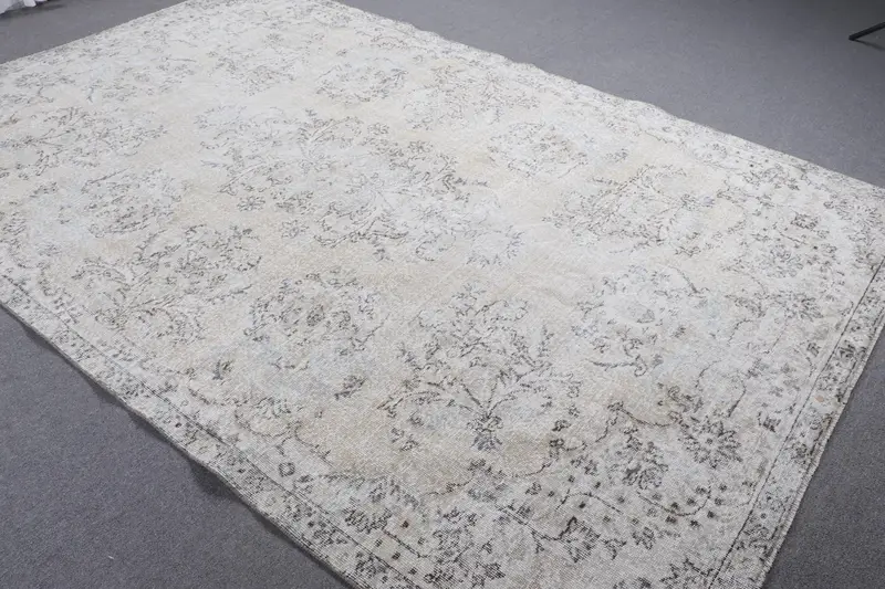 Elegant Beige & Blue Ikat Rug, 6.5x10.1 ft