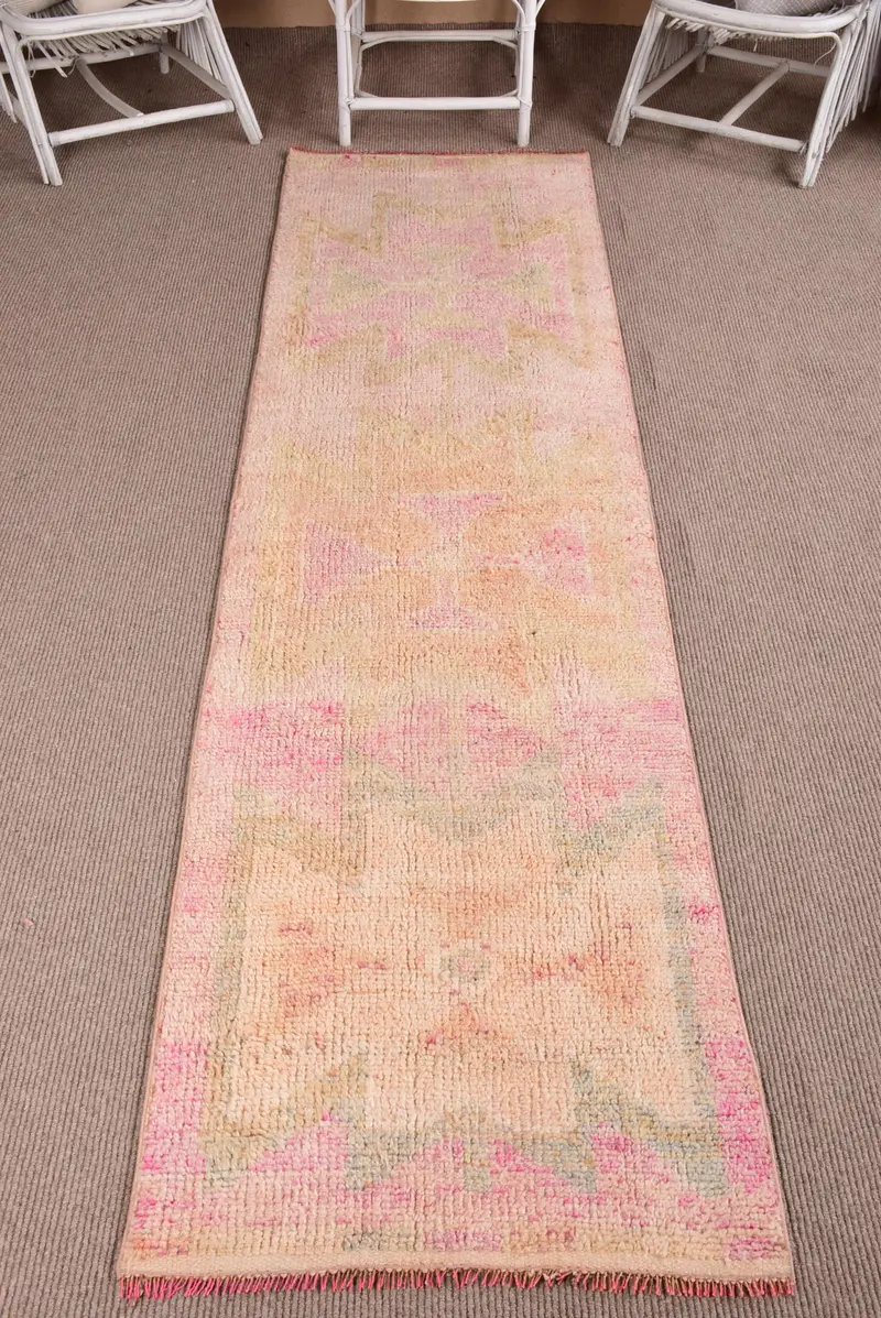 Vintage Turkish Herki Rug 2.5x9.8 ft (77x300 cm), Pink Bordered Wool Rug - 1