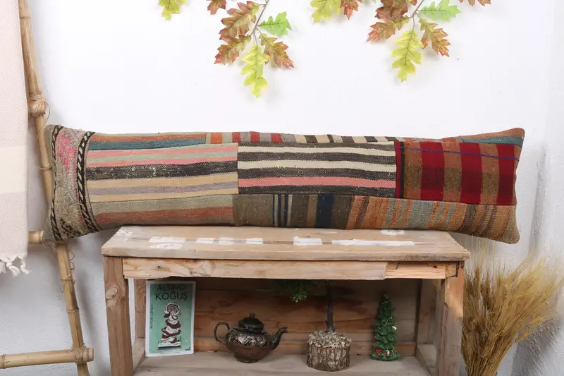 Beige & braunes Patchwork-Wurfkissen, handgefertigtes besticktes Kissen