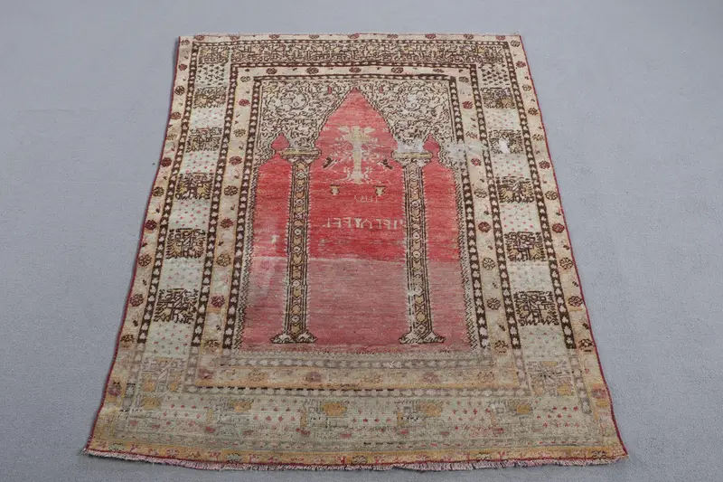 ブラウン サウスウェスタン ラグ、3.8x4.7 フィート、レッド アクセント付き