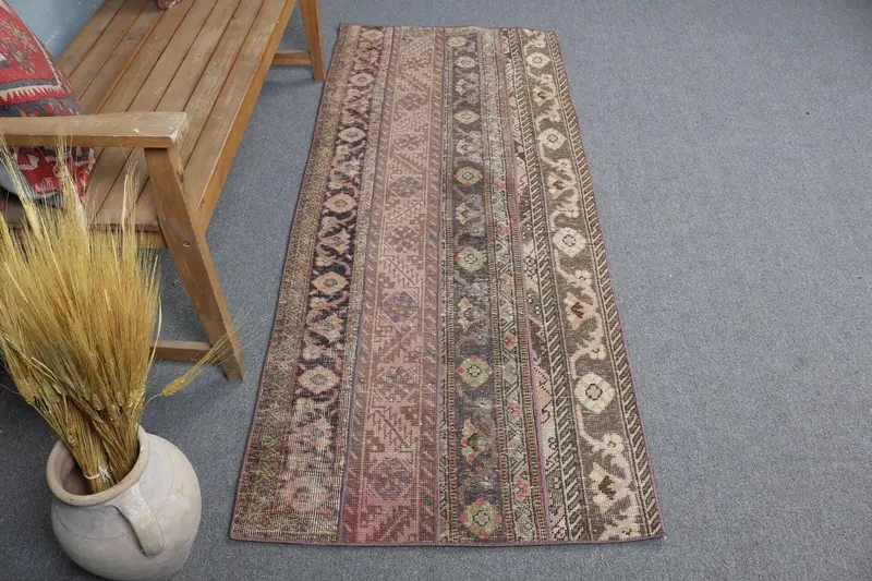 ブラウンフローラルラグ、2.6x6.3フィートグリーンペイズリーアクセント