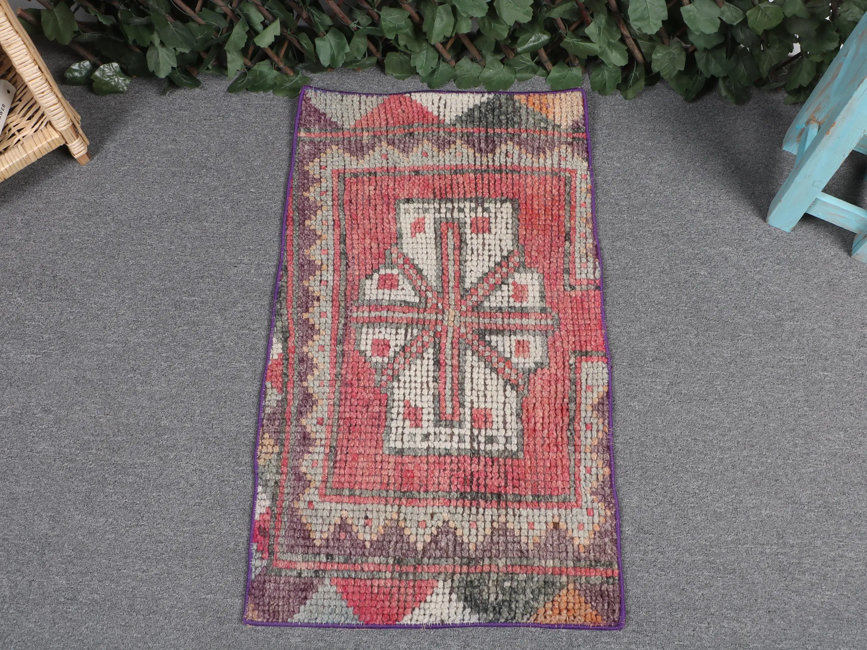 Vintage Turkish Rug, 1.6x2.8 ft Rug, Red Small Bordered Rug - 1
