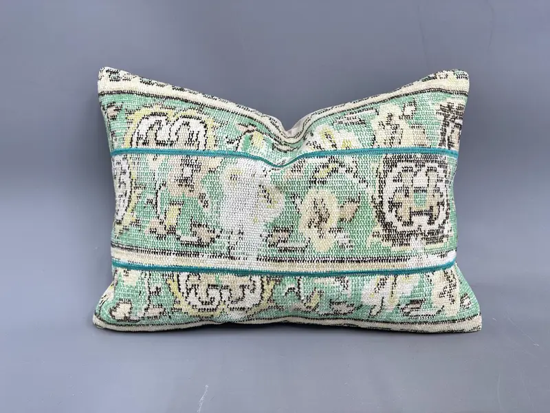Handgewebtes Kelim-Wurfkissen, Vintage-Kissen in Grün und Beige