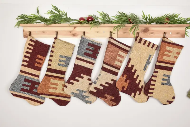 お祝い 7 インチ クリスマス オーナメント ストッキング、居心地の良いホリデー チャーム ストッキング