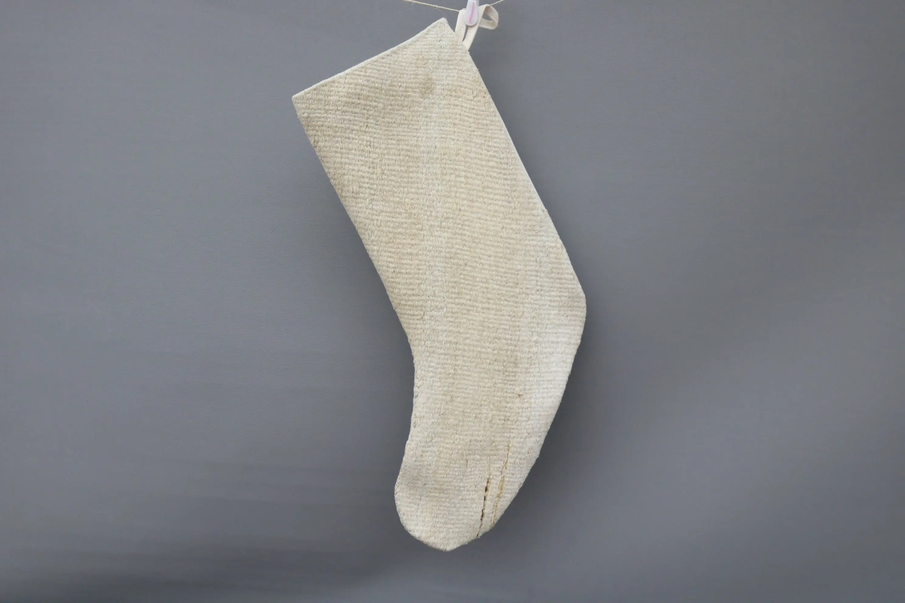 Medias navideñas beige elegantes, medias con estampado de adornos festivos - 1
