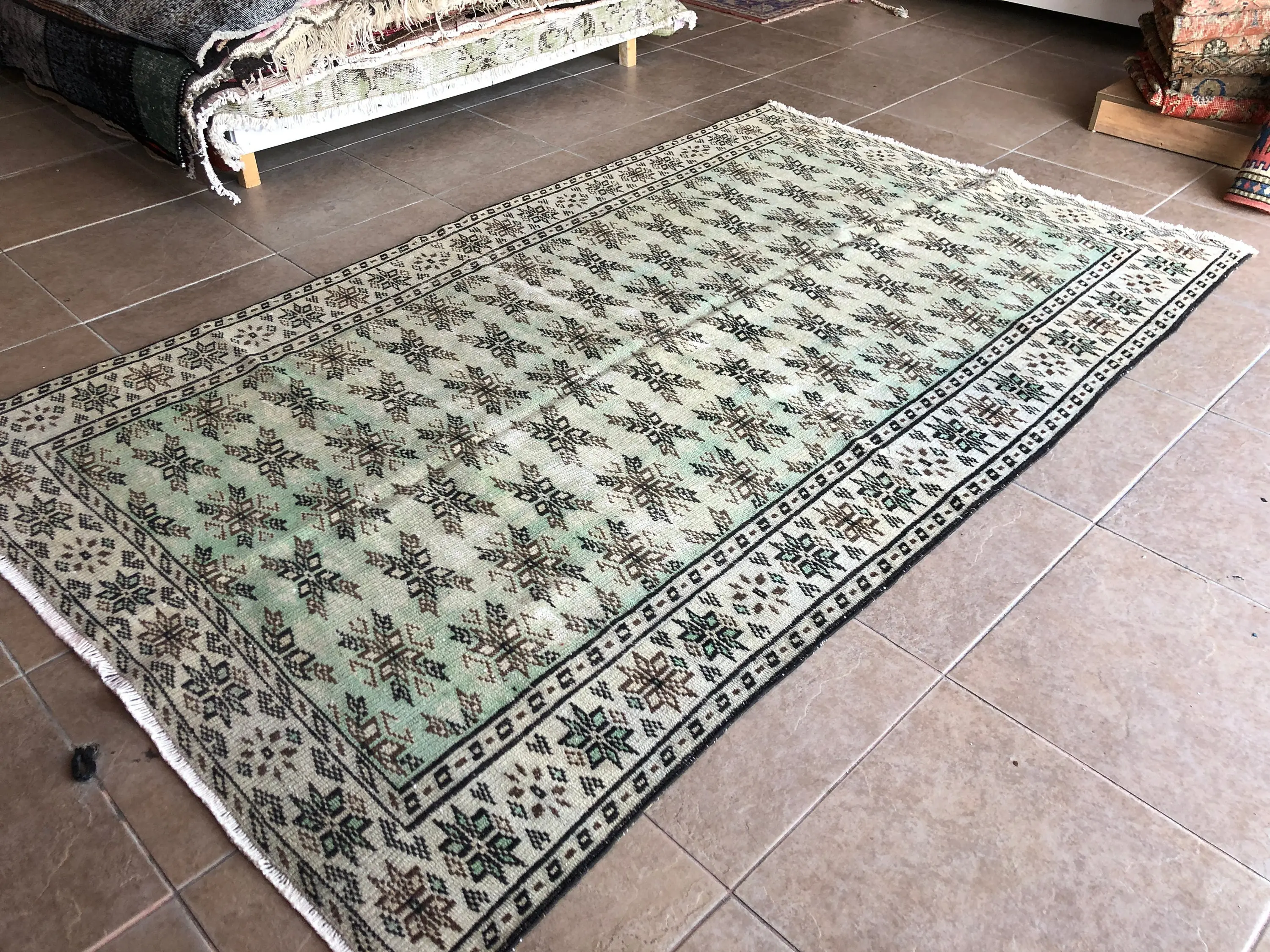 Turkish Rug, 4.9x8.1 ft Vintage Rug, Green Floral Wool Rug - 1