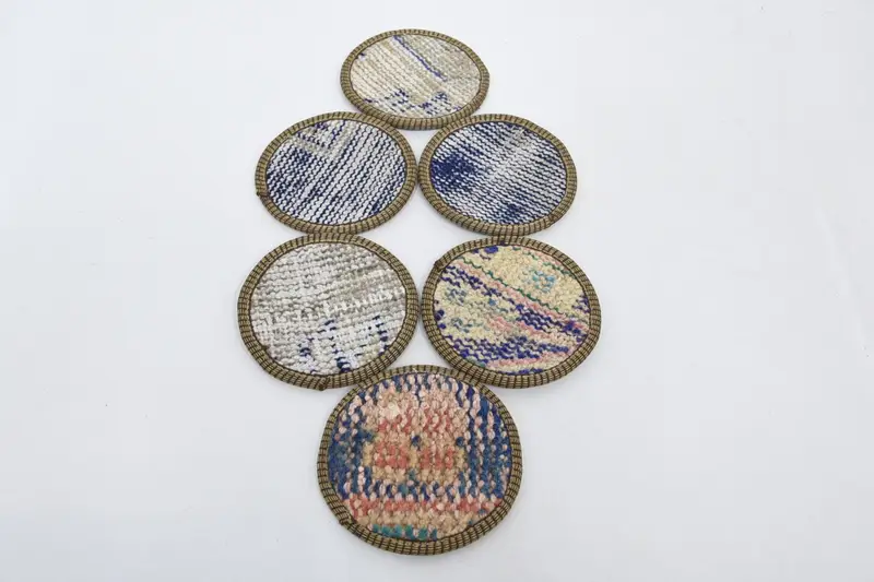 Böhmischer runder Untersetzer in Blau und Beige, stilvoller böhmischer Untersetzer