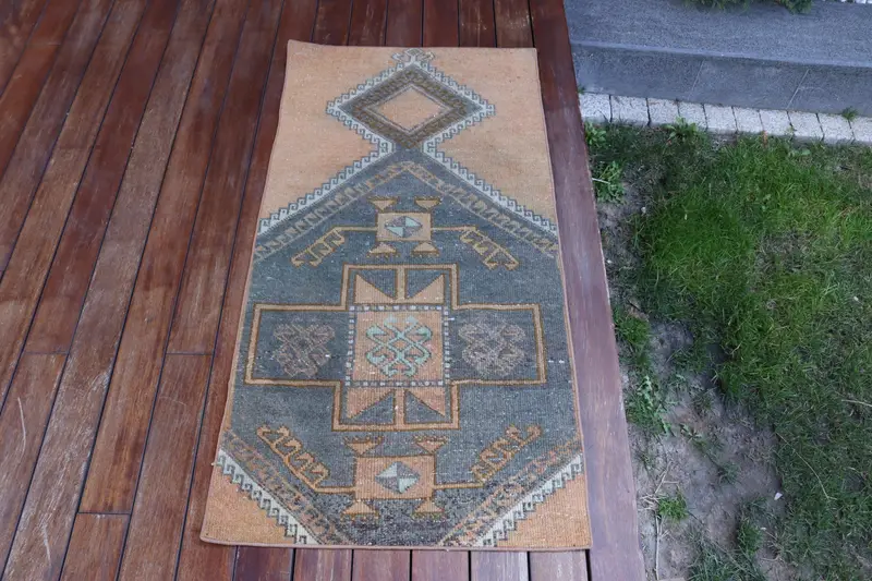 手作りのオレンジラグ、2.1x4フィートのアニマルプリント