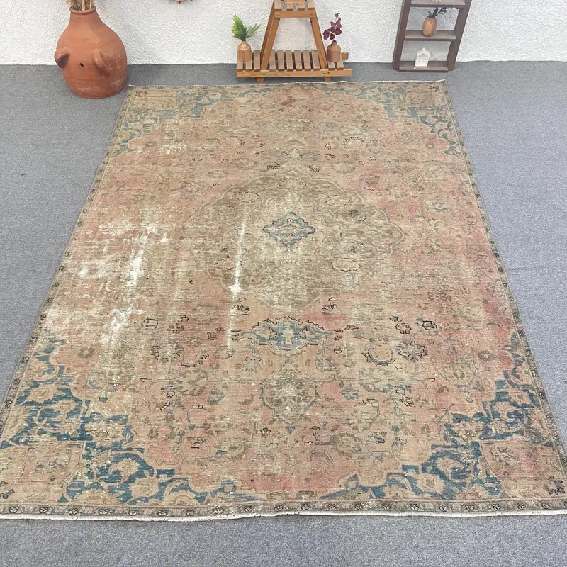 Rot-blauer Teppich, 6,9 x 9,3 Fuß, elegantes, einfarbiges Muster