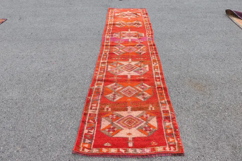 Herki Halı, 2.8x11.2 ft Vintage Halı, Kırmızı Puantiyeli Halı Yün - 1