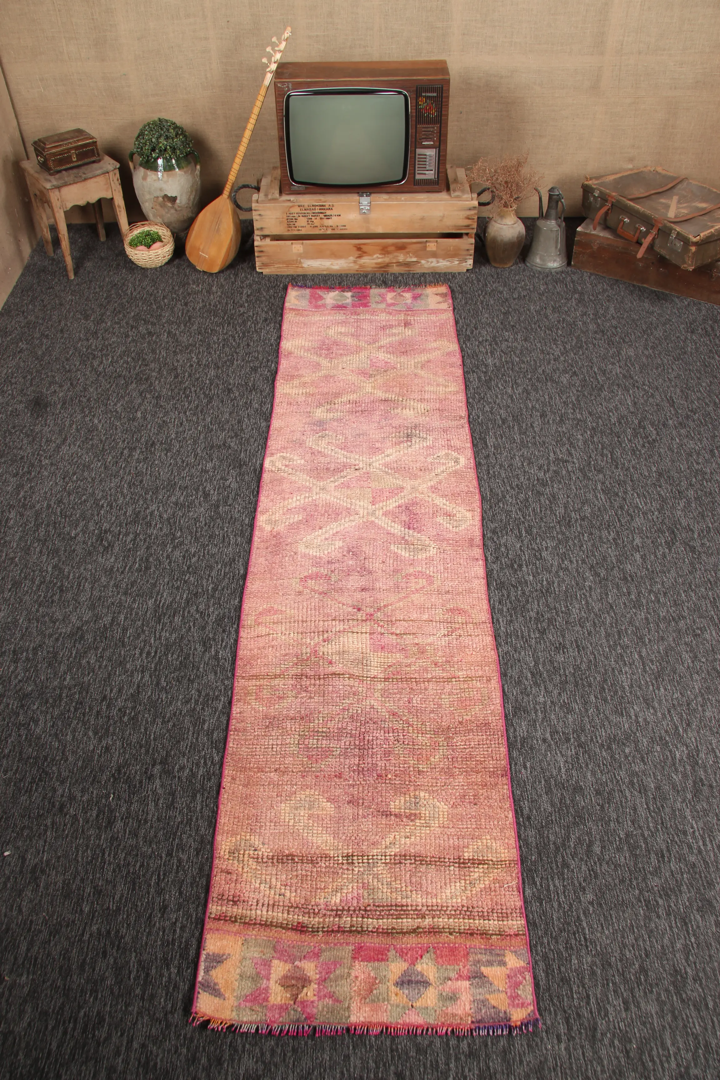 Vintage Turkish Herki Rug 2.3x9.9 ft, Pink Small Geometric Rug - 1