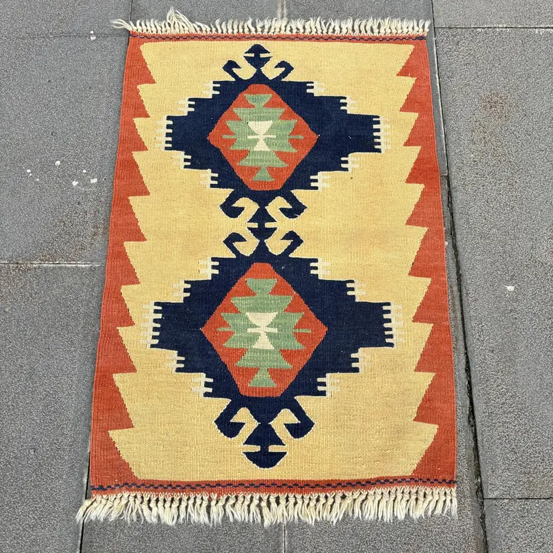 Zarif Bej ve Mavi Halı, 1,9x2,8 ft Çiçek ve Geometrik