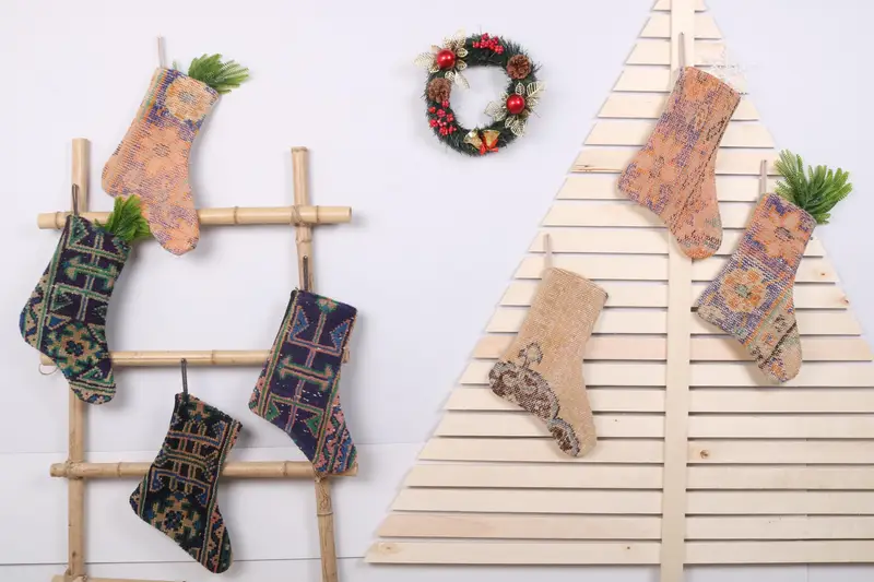 Patrón de adornos navideños festivos, calcetín navideño de 22 pulgadas de ancho