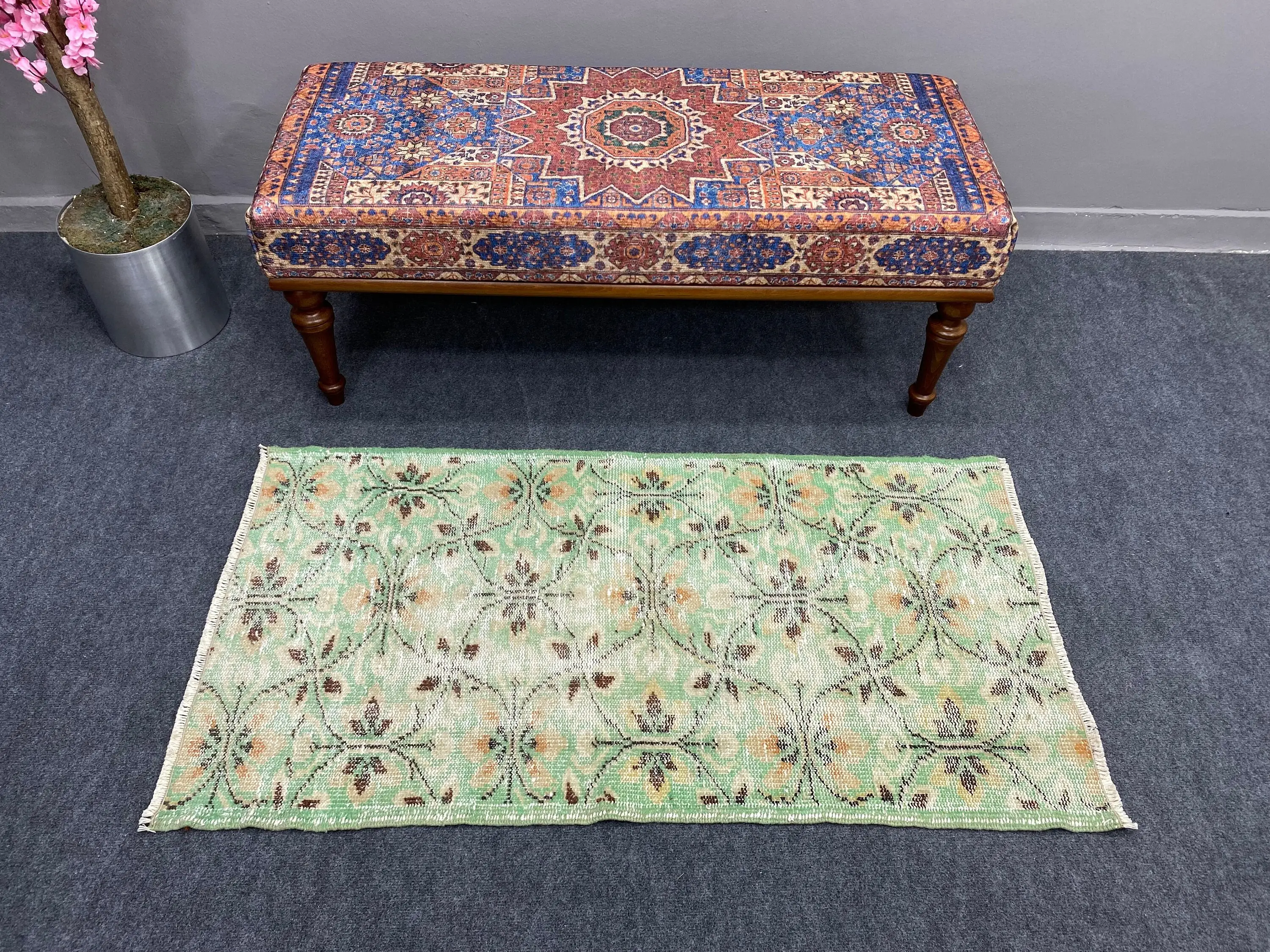 Türk Halısı, 2.3x4.3 ft Küçük Vintage Halı, Yeşil Kahverengi Çiçekli Halı - 1