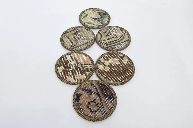 ボヘミアンベージュとブラウンのラウンドコースター、ユニークなボヘミアンコースター