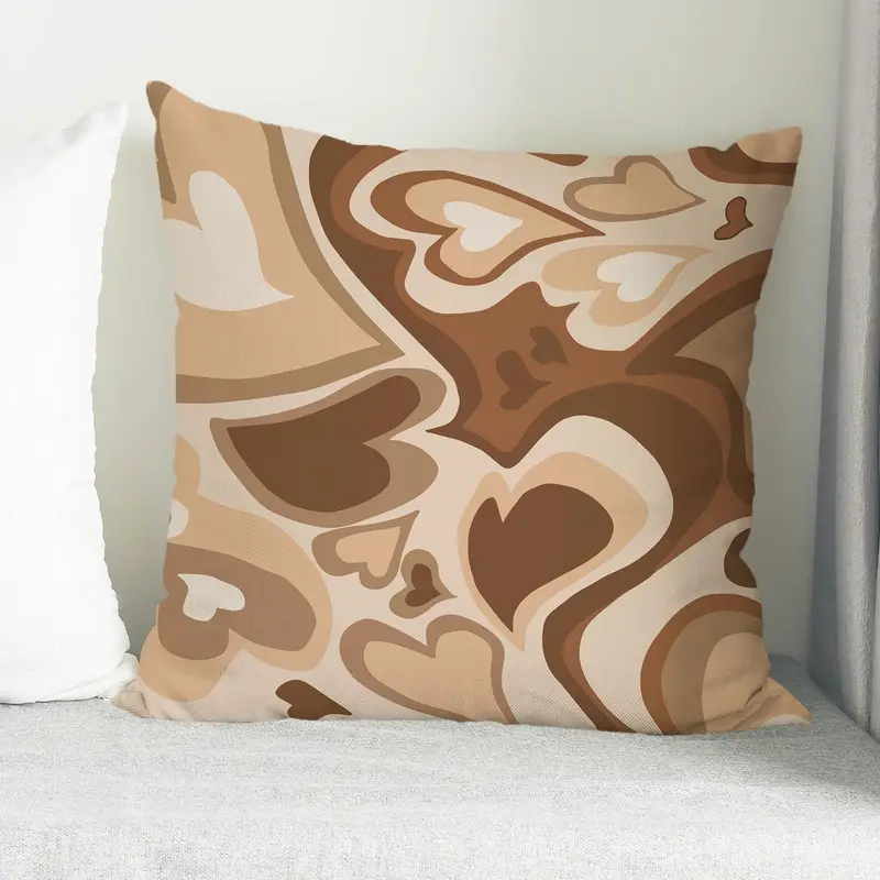 Kalp Baskılı Kahverengi Yastık: Kız Odası Dekoru için Minimalist Şıklık