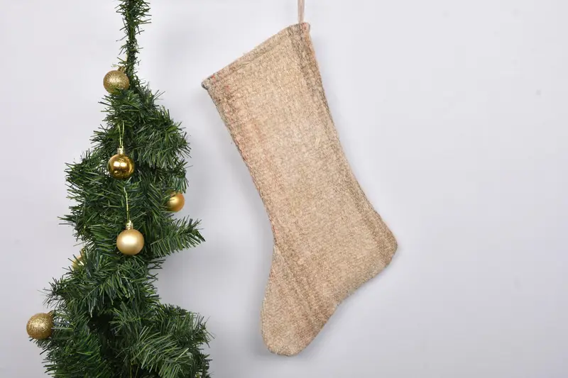 Şenlikli Noel Süsleri Deseni, 7 İnç Genişliğinde Noel Çorabı