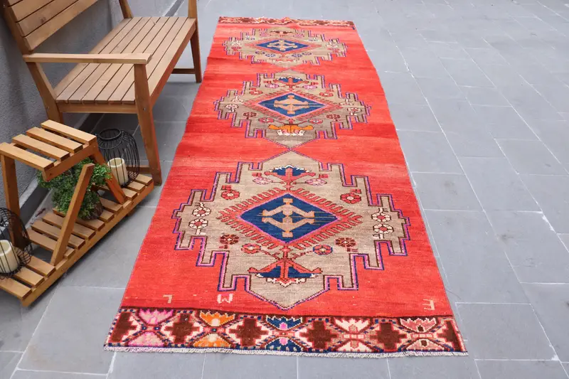 レッド & ブルー ラグ、4.1x11.9 フィートの植物と木のデザイン