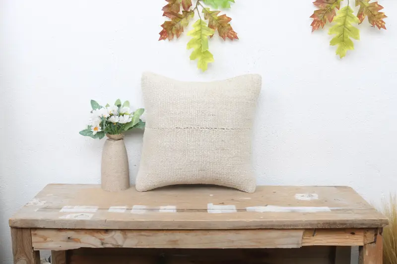 Nakışlı Patchwork Kırlent, Çok Yönlü 12x12 Dekoratif Yastık