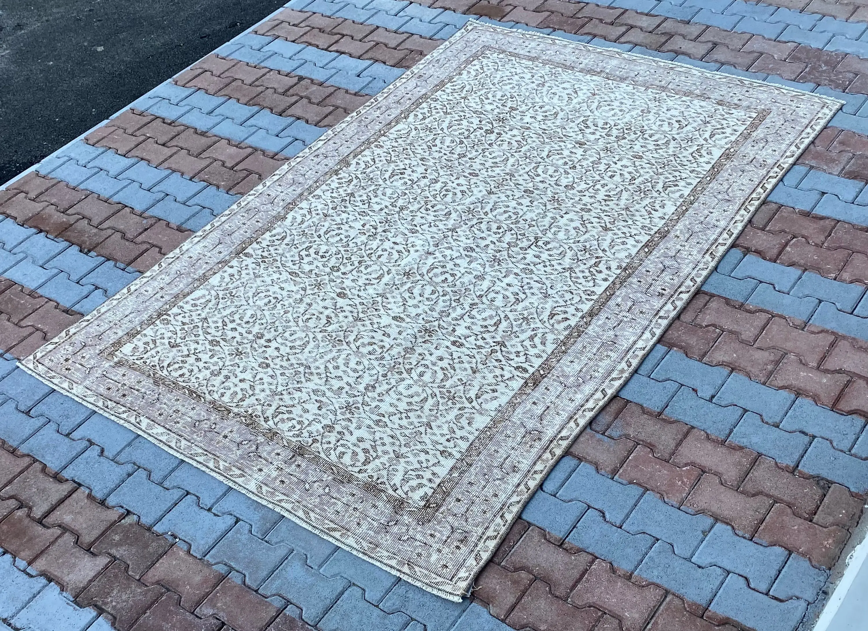 5.8x9.2 ft Büyük Vintage Halı, Türk Halısı, Kahverengi Beyaz Çiçekli Yün Halı - 1
