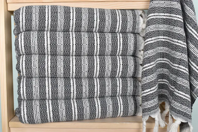 Kişiselleştirilmiş hediye, monogram çay havlu, 32x18 pamuklu düz havlu, el yapımı hediye, onun için hediye, düğün iyilikleri, monogram el havlu, organik çay havlu - 2