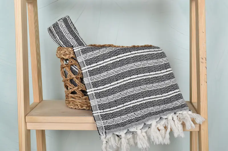 Kişiselleştirilmiş hediye, monogram çay havlu, 32x18 pamuklu düz havlu, el yapımı hediye, onun için hediye, düğün iyilikleri, monogram el havlu, organik çay havlu - 4