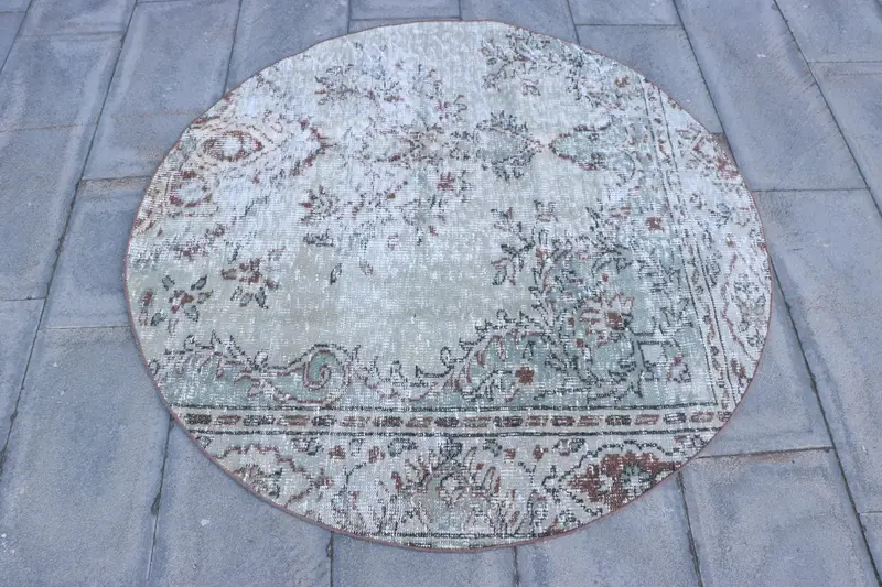 グリーンフローラルラグ、4.5x4.5フィートのエレガントな装飾