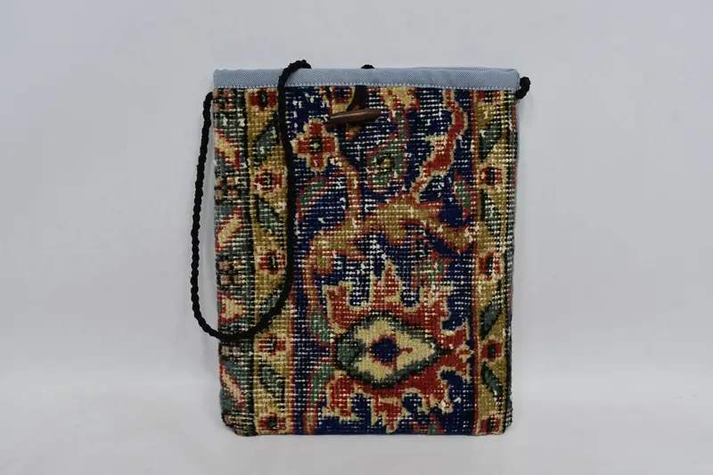 Kelim-Tasche mit verstellbarem Riemen, Umhängetasche aus Wolle mit Vintage-Motiv