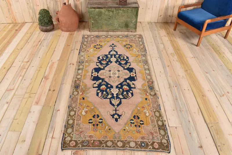 鮮やかなオレンジのラグ、3.5x7.3フィートのイカットパターン