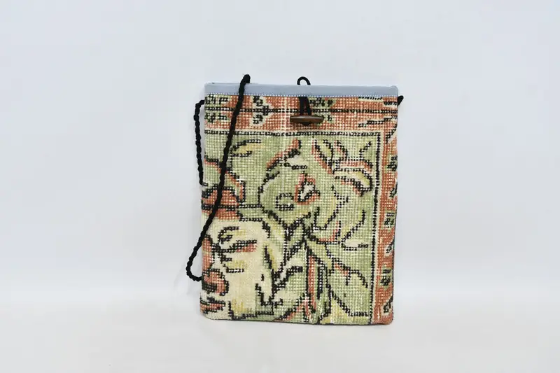調節可能なストラップ付きヴィンテージモチーフウールクロスボディバッグ、キリムバッグ