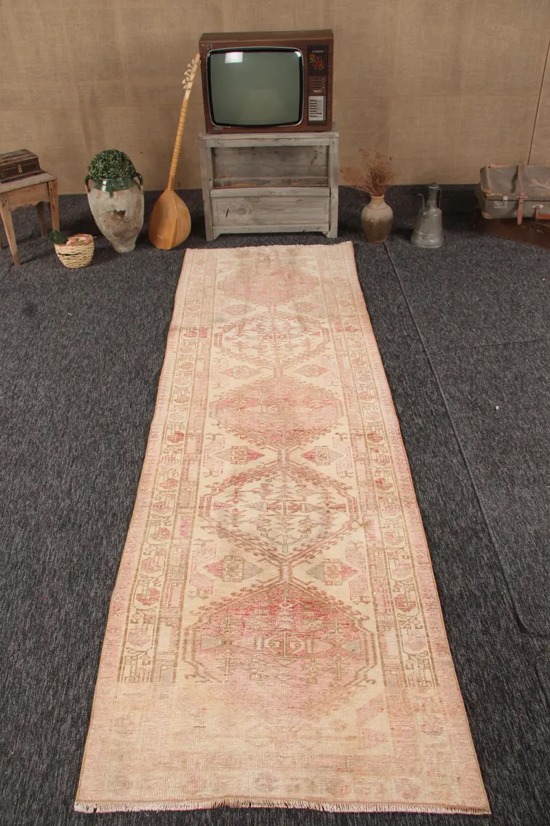 Vintage Türk Halısı, 3.2x10.3 ft Runner Halı, Kahverengi Pembe Bitkiler ve ağaçlar Yün Halı - 1