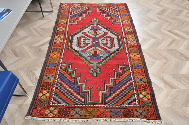 レッド&オレンジ ラグ 3.8x6.5フィート 幾何学模様 花柄