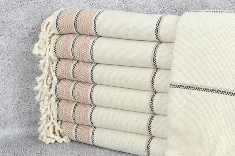 ブラウンリネンタオルストライプ、パーソナライズビーチタオル、36x71インチ