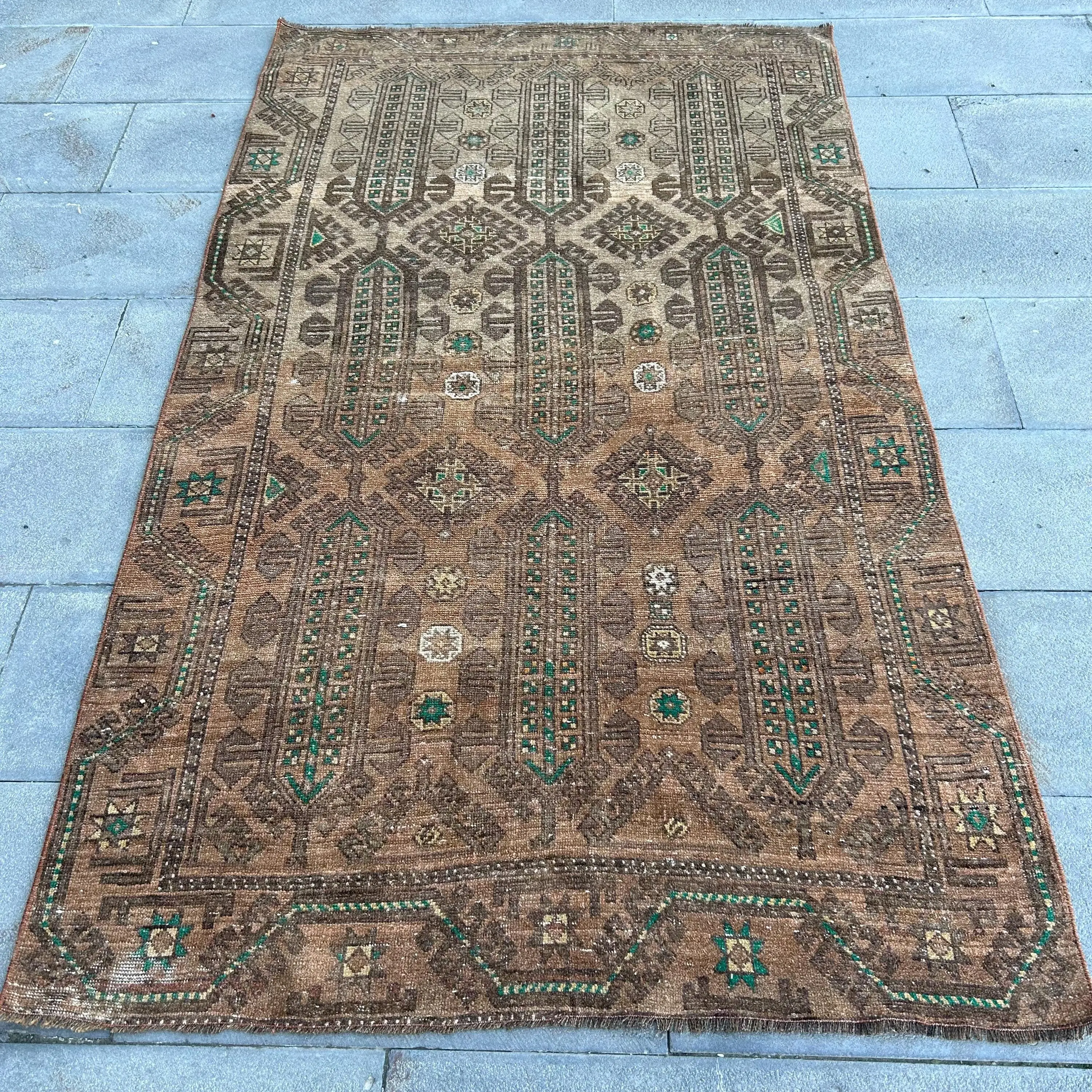 Vintage Area Rug 4x6.8 ft (122x207 cm), Turkish Brown Polka dot Rug - 1