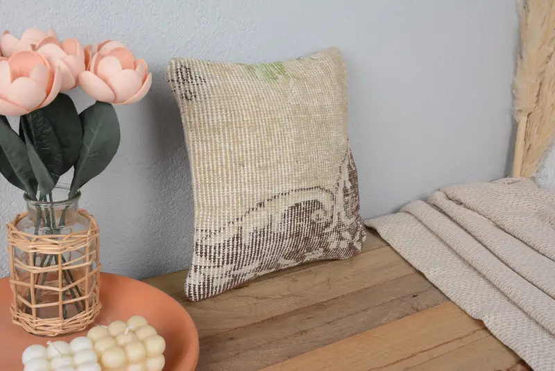 Beigefarbenes Southwestern-Wurfkissen, Vintage-gesticktes Kissen