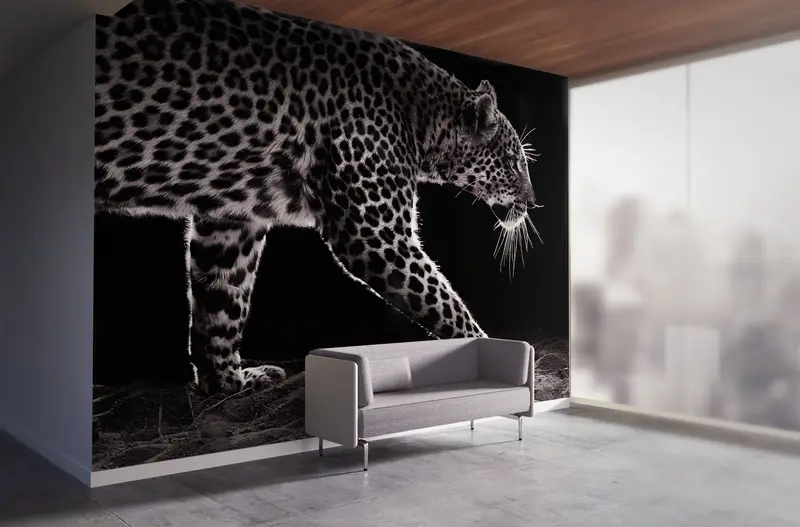 Elegante schwarz-weiße Wildtier-Tapete für moderne Lofts