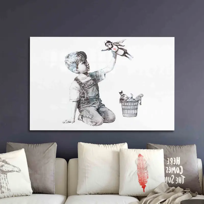 エレガントなプリントガラス: バンクシーのスーパーヒーローにインスピレーションを得たデザイン