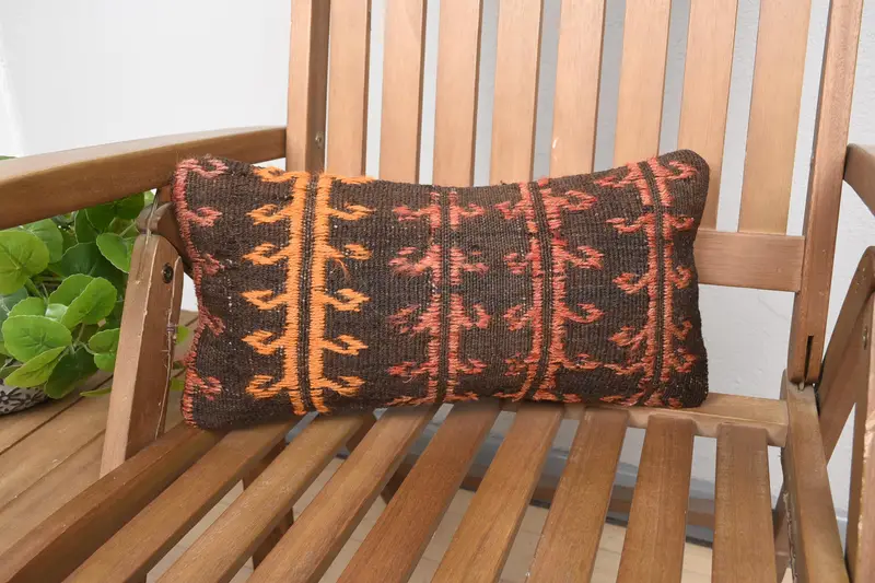 Braun & Rot besticktes geometrisches Wurfkissen, handgemachtes Leinenkissen