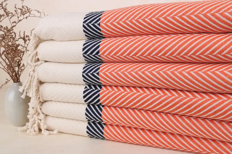 パーソナライズされたトルコタオル オレンジ - ネイビー ブルー シェブロン、40x83 インチ