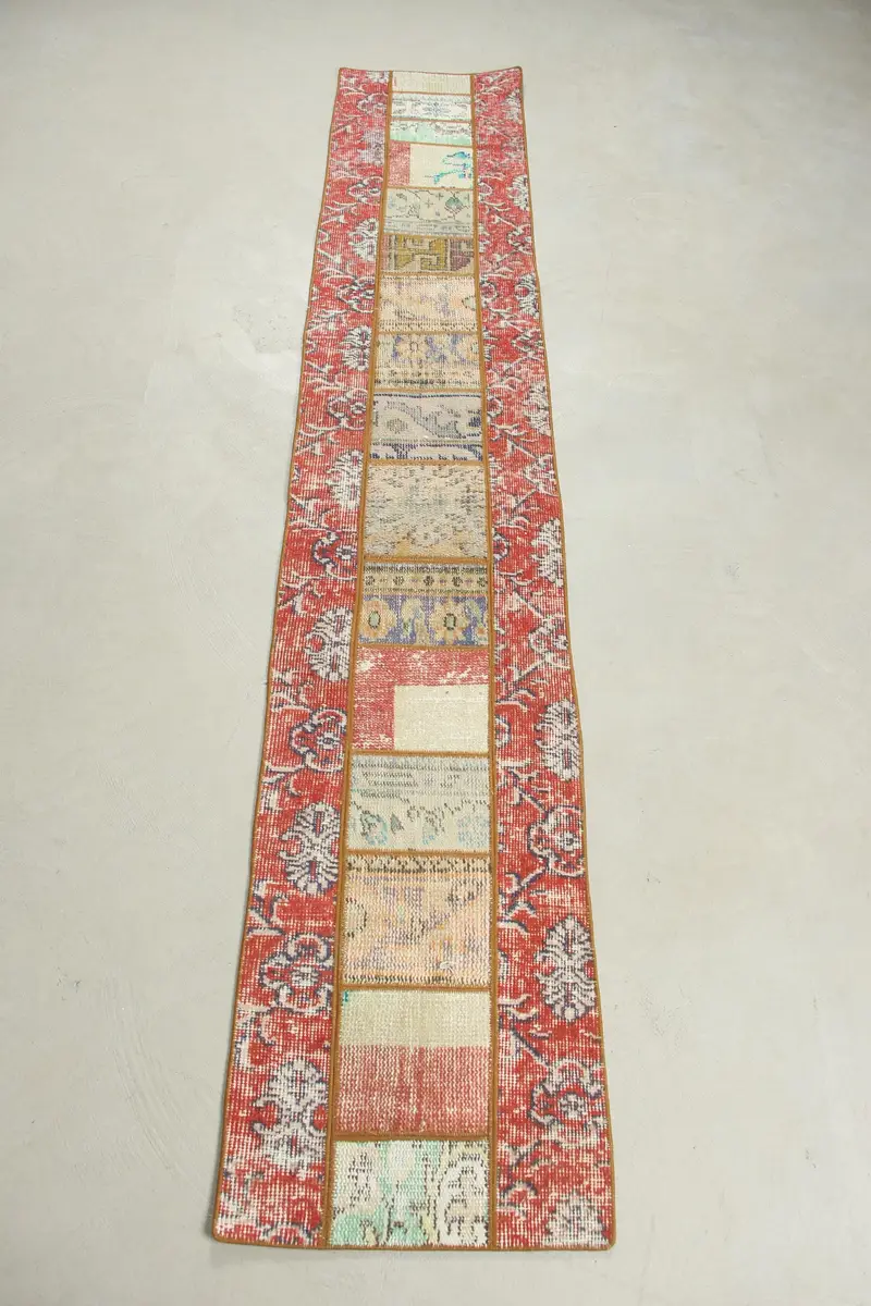 Red and Blue Floral Rug, 1.5x8.5 ft Elegant Decor